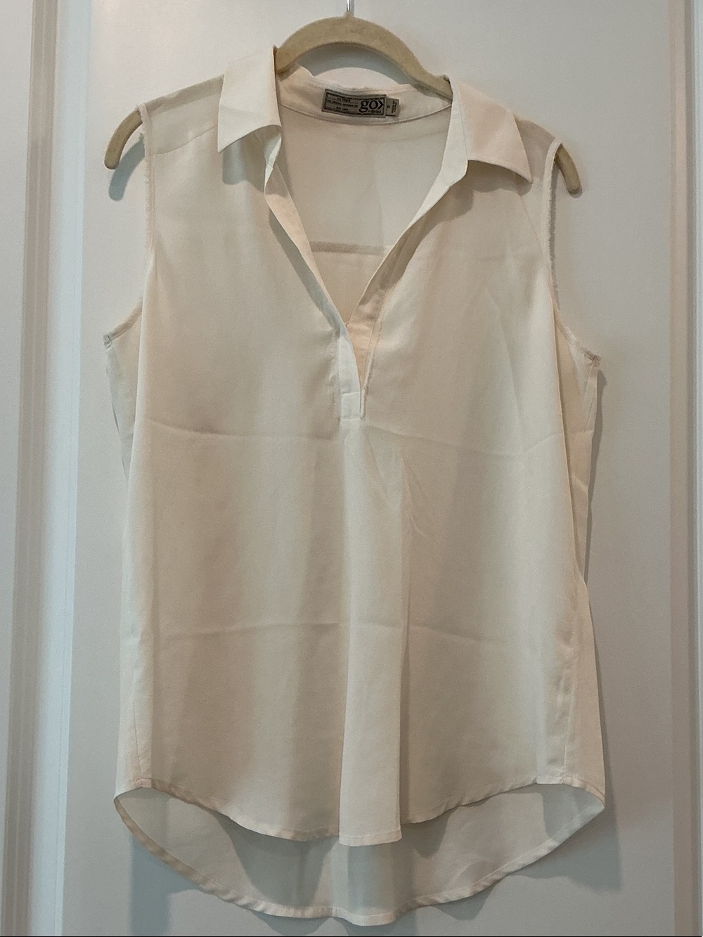 GO BY GO SILK Cream Sleeveless Collared V-Neck Blouse